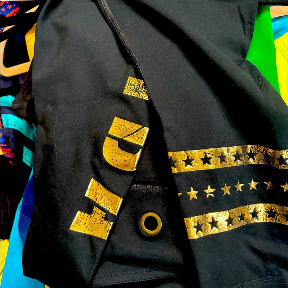 Black and Gold Graphic caprice